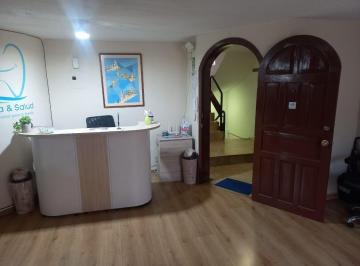 Oficina comercial · 55m² · 1 Estacionamiento · Espectacular Oficina en Sector La Pradera - Quito