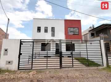 Casa Venta de 4 habitaciones · Vendo Casa en Cuenca – Sector Mall de Racar (Cv4039)