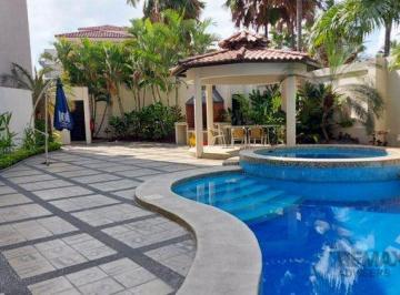 Departamento · 150m² · 3 Habitaciones · 1 Estacionamiento · Departamento en Alquiler 150 m² en Ciudad Colon