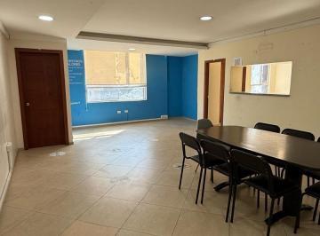 Oficina comercial · 132m² · 1 Habitación · 1 Estacionamiento · Oficina - Norte de Ambato