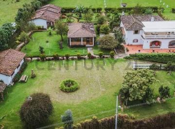 Edificio-Hotel-Fabrica · 3200m² · 16 Habitaciones · 12 Estacionamientos · Venta Hosteria en Otavalo con Los Mas Bellos Paisajes