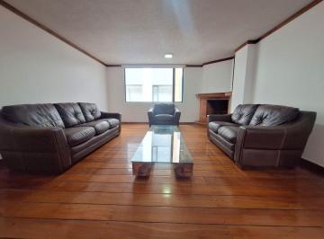 Departamento de 4 habitaciones, Quito · Departamento Amoblado 4 Dorm., Portugal