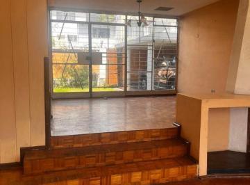 Casa · 318m² · 5 Habitaciones · 3 Estacionamientos · La Concepción, Norte de Quito