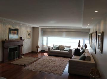 Departamento de 2 habitaciones, Quito · González Suárez, Vendo Departamento 245 m², Dos Dorm. con Baño C/u, 2 Garajes, Bodega, Vista.