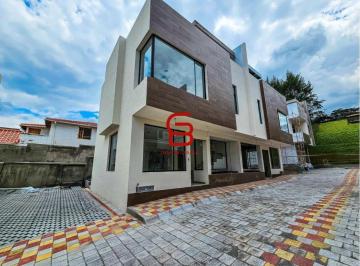 Casa · 125m² · 3 Habitaciones · 2 Estacionamientos · Vendo Casa 3 Dorm. a Estren con Terraza en Conj. a 2 Minutos Rancho San Francisco