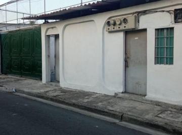 Casa · 212m² · 6 Habitaciones · 2 Estacionamientos · Casa Rentera en Venta, Ciudadela Coviem, Sur de Guayaquil, Tato