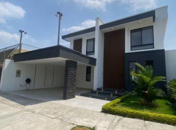 Casa de 4 habitaciones, Guayaquil · Vendo Casa de Lujo en Samborondon