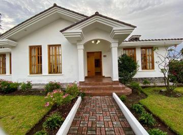 Casa de 2 habitaciones, Quito · En Venta, Casa de Una Planta, Capelo