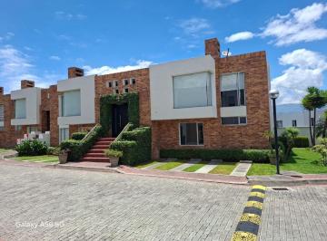 Casa de 5 habitaciones, Quito · Moderna Casa con 400 m² y 5 Dorm. en Venta en El Corazón de Cumbayá