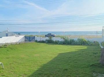 Casa de 4 habitaciones, Salinas · Casa con 720 m² y 4 Habitaciones en Venta en Punta Carnero con Vista Al Mar