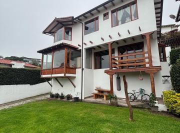 Casa · 327m² · 4 Habitaciones · Casa - Cumbayá