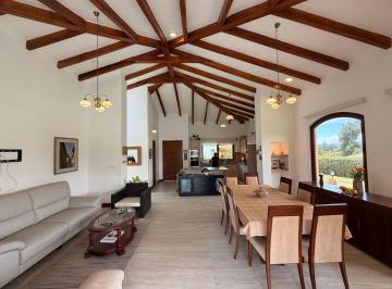 Casa · 142m² · 2 Habitaciones · 1 Estacionamiento · Venta Villa en Pakakuna Gardens Checa
