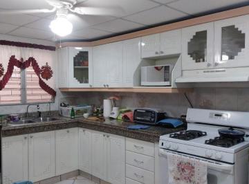 Departamento de 3 habitaciones, Guayaquil · Se Vende Departamento en Urdesa Central.