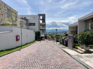 Casa de 3 habitaciones, Quito · Casa con 3 Recámaras en Alquiler en Cumbayá, 145 m² Terreno