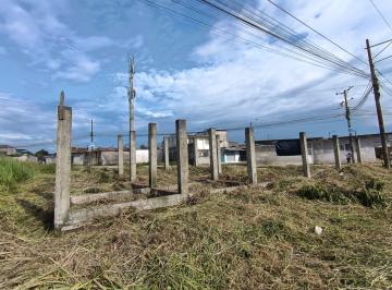 Terreno / Lote , Santo Domingo · Lote con Triple Frente con 19 Columnas de Hormigón