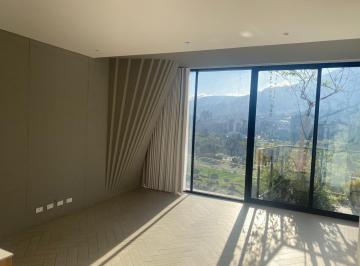 Departamento de 2 habitaciones, Quito · Departamento en Arriendo Semi Amoblado con Balcón y Vista