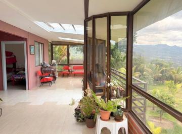 Hacienda-Quinta · 260m² · 6 Habitaciones · 15 Estacionamientos · Hermosa Quinta en Venta con 3.500 M²t en Yunguilla - Santa Isabel