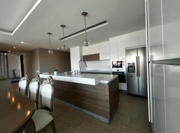 Vendo Exclusivo Departamento en Bellavista · De Venta Exclusivo Departamento en Bosmediano y 6 de Diciembre