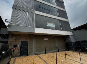 Oficina comercial · 70m² · Alquiler de Oficina en Urdesa Sobre La Av Víctor Emilio Estrada
