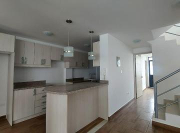 Casa · 120m² · 3 Habitaciones · 2 Estacionamientos · Casa en Urbanizacion de Ldu en Pomasqui