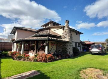 Casa de 3 habitaciones, Quito · Linda Casa Independiente Sector Hilacril