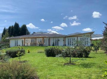 Quinta vacacional de 4 habitaciones, Cayambe · Propiedad de Lujo en Venta – Cayambe - 3.350 m² - Ubicado a Las Faldas Occidentales del Cayambe