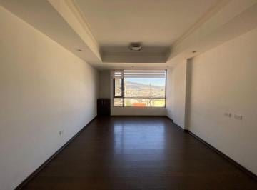Departamento de 3 habitaciones, Quito · Renta Departamento 3 Dorm., 2 Parqueaderos