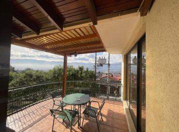 Casa · 718m² · 5 Habitaciones · 4 Estacionamientos · Vendo Amplia Casa con Vista Panoramica Hacia Cumbaya - Miravalle - *mm*