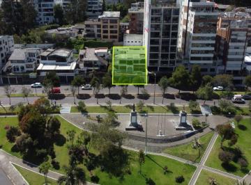 Casa de 12 habitaciones, Quito · Se Vende Casa en La Av Eloy Alfaro, Sector del Batan