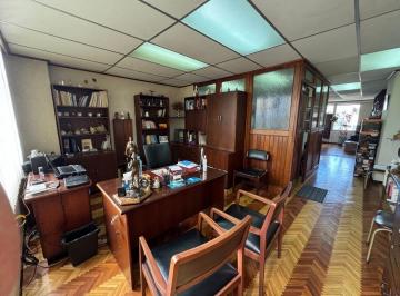 Oficina comercial , Quito · En Venta Consultorio U Oficina de 62 m² 3 Ambientes, Parqueadero y Ascensor en Av Eloy Alfaro