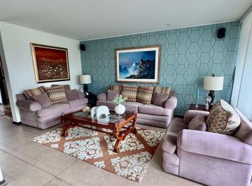Casa · 167m² · 3 Habitaciones · 2 Estacionamientos · San Juan de Cumbayá, Hermosa Casa en Venta, 167 m²