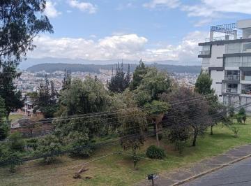 Casa de 5 habitaciones, Quito · Casa en El Pinar 209 m² Cerca del Centro Comercial El Bosque