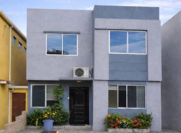 Casa · 100m² · 3 Habitaciones · 2 Estacionamientos · En Venta Casa Urbanización Compostela (Jkcal)