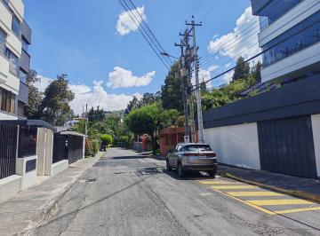 Departamento de 4 habitaciones, Quito · Quito Tenis Lindo Amplio Dpto. 340 m 4 Dorm., Estudio, Salas Edfc Pequeño $245.000, Oo