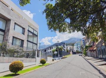 Departamento de 4 habitaciones, Quito · Quito Tenis Lindo Amplio Dpto. 340 m 4 Dorm., Estudio, Salas Edfc Pequeño $245.000, Oo