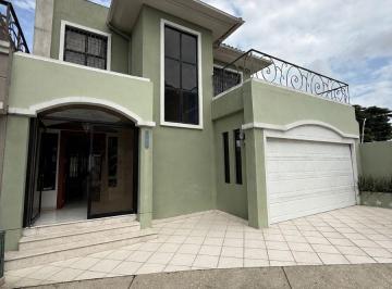Casa de 3 habitaciones, Guayaquil · Vendo Casa en Samborondon