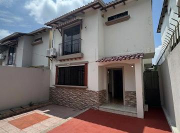 Casa de 3 habitaciones, Guayaquil · Casa con Sistema de Seguridad Integrado - Urb. Mirador del Norte