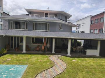 Casa de 4 habitaciones, Quito · Venta Casa Urbanización Cerrada Cumbayá, Vista Grande 1.000 m. Terreno. 760 m. Construcción 4 H.