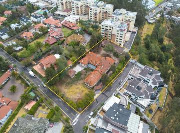 Terreno / Lote · 2533m² · Terreno Premium en Monteserrín con Potencial Para 5 Residencias Exclusivas