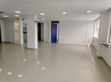 Oficina comercial · 140m² · 1 Habitación · 1 Estacionamiento · 12 de Octubre, Oficina en Renta, 140 m²