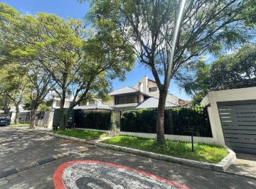 Casa de 4 habitaciones, Quito · En Venta Casa con 730 m² Terreno, Urb Jacaranda Cumbayá