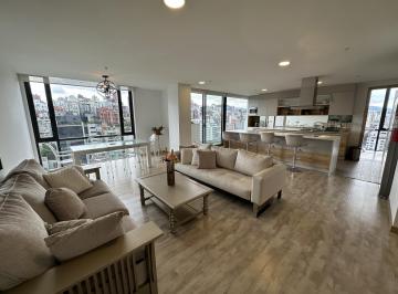 Departamento · 183m² · 3 Habitaciones · 2 Estacionamientos · En Venta Hermoso Departamento Sector La Carolina Piso 17
