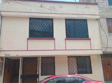 Casa de 6 habitaciones, Quito · ¡Oportunidad! Casa Segura (2 Deptos) en Carapungo | Calle Sin Salida | $65.000