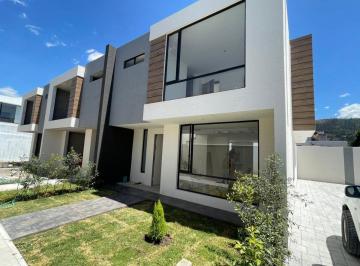 Departamento de 3 habitaciones, Quito · Casa de Venta de 3 Dorm. en Cumbaya Lumbisí