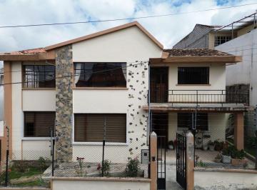 Casa de 7 habitaciones, Azogues · Casa en Venta en Azogues, a 100 m de La U. E. La Providencia.