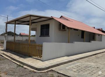 Casa · 61m² · 3 Habitaciones · 2 Estacionamientos · Casa en Venta Brisas de Ancon. Punta Carnero. Santa Elena Vivc
