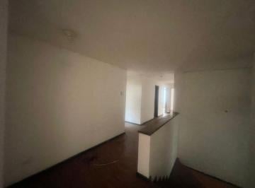 Casa · 640m² · 10 Habitaciones · 4 Estacionamientos · Vendo Pequeño Edificio Para Remodelar de 5 Departamentos - Sector Estadio Olimpico - *mm