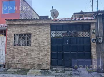 Casa · 84m² · 3 Habitaciones · 1 Estacionamiento · Venta Casa Rentera en Las Orquideas Cerca a Tía y Av Principal (Cmc)