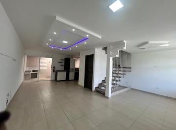 Casa · 215m² · 4 Habitaciones · 2 Estacionamientos · Calderón, Hermosa Casa en Venta, 246 m²