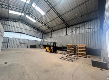 Bodega-Galpón · 560m² · 2 Habitaciones · 10 Estacionamientos · Pifo, Galpón en Renta, 560 m², 1500 m² Terreno